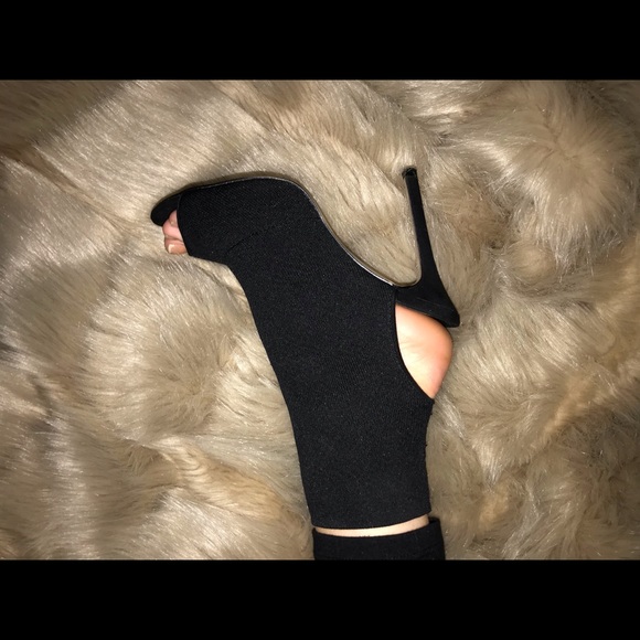 STEVE MADDEN “SLAY” Black sock heels - Picture 6 of 6